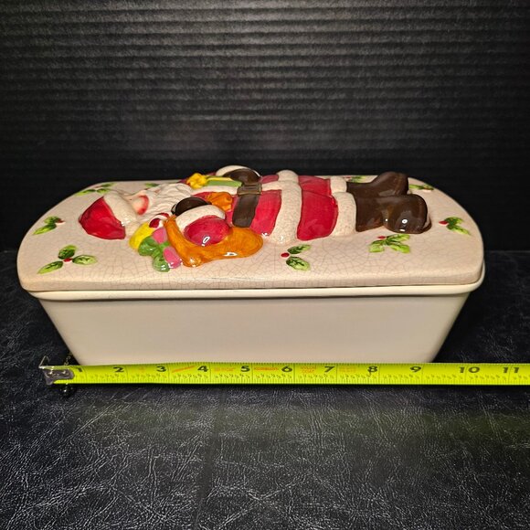 Vintage Debco Stoneware Christmas Baking Dish Featuring Santa Framed In Holly - Picture 11 of 12